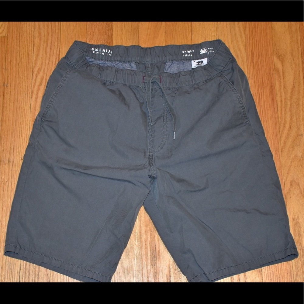 Pacsun shorts. Bullhead size small.